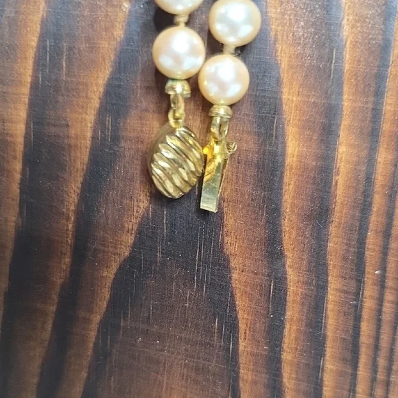 Marvella necklace.Marvella Vintage Cream Faux Pearl Single Strand Necklace 24" - Picture 5 of 6